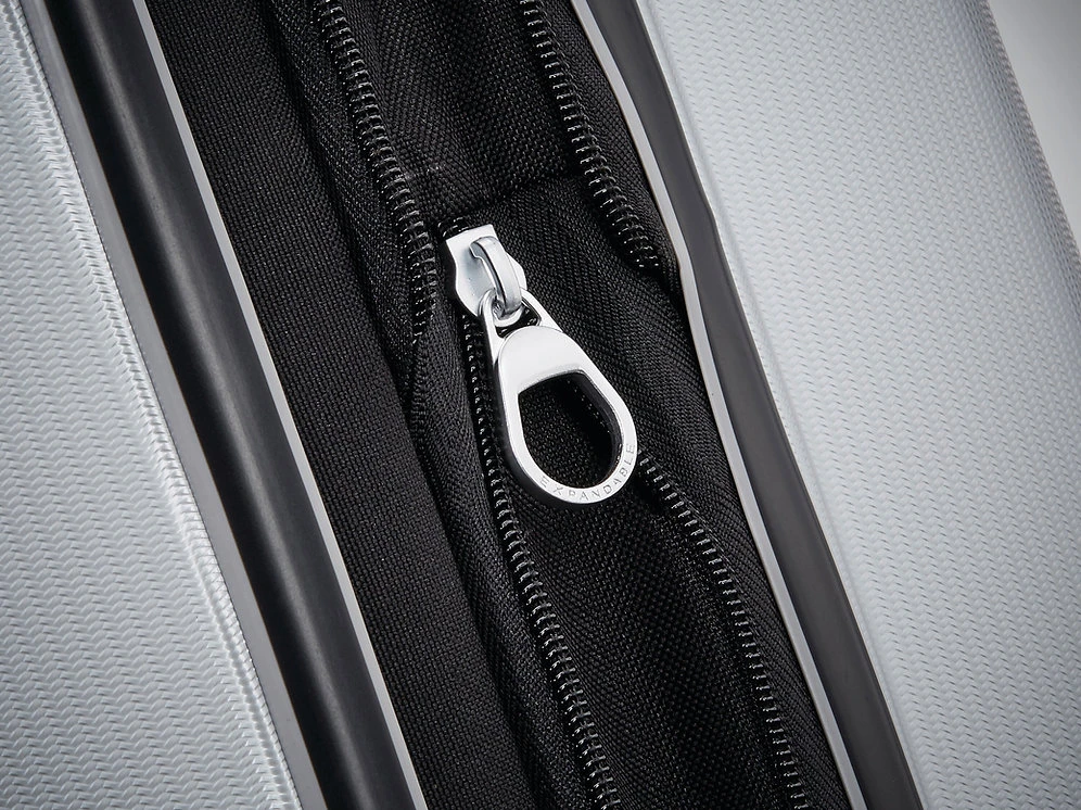 Samsonite Winfield 3 DLX Carry-On Spinner 4 Samsonite Winfield 3 DLX Carry-On Spinner - Image 4