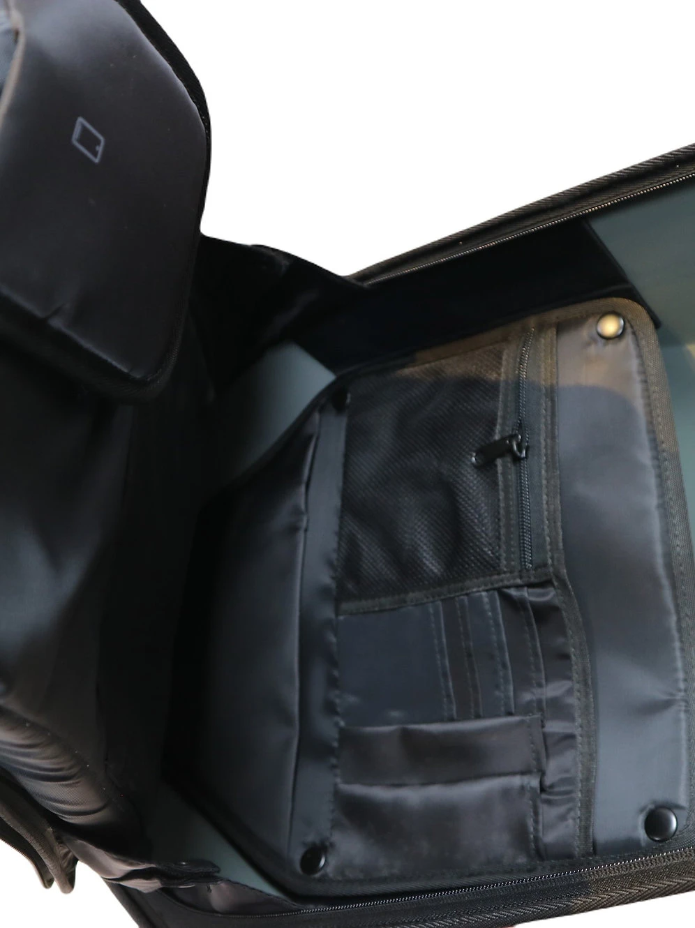 Bon Voyage 2392 Hardshell Backpack 3 Bon Voyage 2392 Hardshell Backpack - Image 3